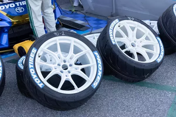 「D1GP 第7～8戦は奥伊吹！ TOYO藤野がぶつかってもひるまない根性を見せた！」の画像