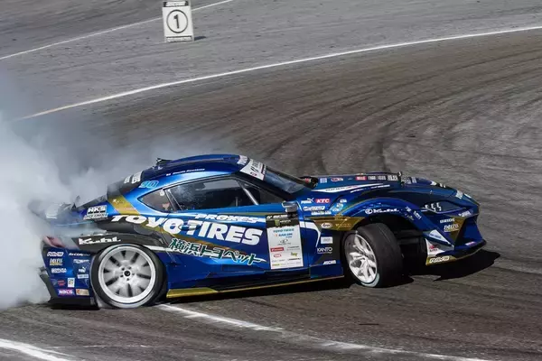 「D1GP 第7～8戦は奥伊吹！ TOYO藤野がぶつかってもひるまない根性を見せた！」の画像