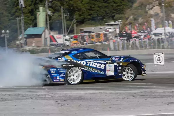 「D1GP 第7～8戦は奥伊吹！ TOYO藤野がぶつかってもひるまない根性を見せた！」の画像