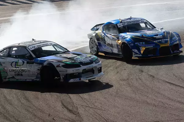 「D1GP 第7～8戦は奥伊吹！ TOYO藤野がぶつかってもひるまない根性を見せた！」の画像