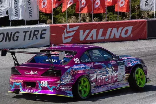 「D1GP 第7～8戦は奥伊吹！ TOYO藤野がぶつかってもひるまない根性を見せた！」の画像