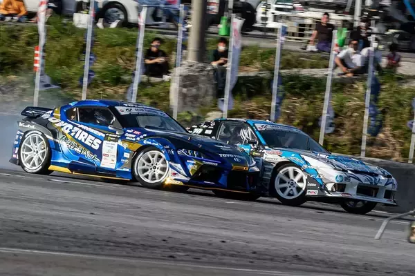 「D1GP 第7～8戦は奥伊吹！ TOYO藤野がぶつかってもひるまない根性を見せた！」の画像