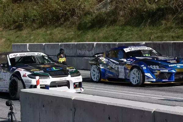 「D1GP 第7～8戦は奥伊吹！ TOYO藤野がぶつかってもひるまない根性を見せた！」の画像