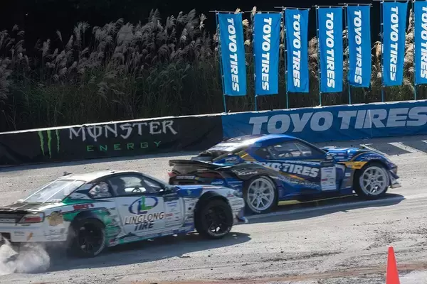 「D1GP 第7～8戦は奥伊吹！ TOYO藤野がぶつかってもひるまない根性を見せた！」の画像