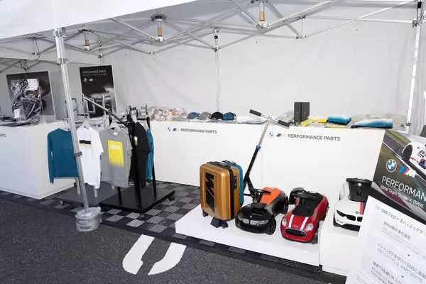 「伝説の名車もレースカーも早朝のオートバックスに集合！ BMWミーティングレポート」の画像