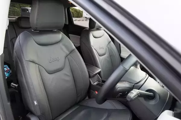 「小柄だけどしっかりJeepの力強さがある「コンパス」はジャストサイズSUVだ！」の画像