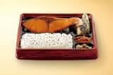 「冬のぶりは美味しいぞ！ オリジン「北海道産天然ぶり」の弁当が登場」の画像1
