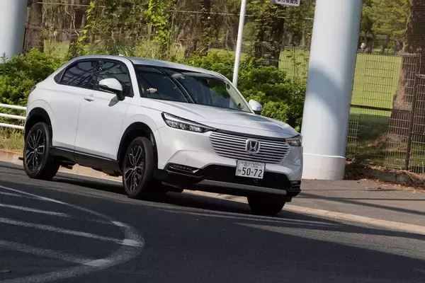 「Honda「VEZEL」の開発者がアイドルに教えるHonda CONNECTの使いやすさ」の画像