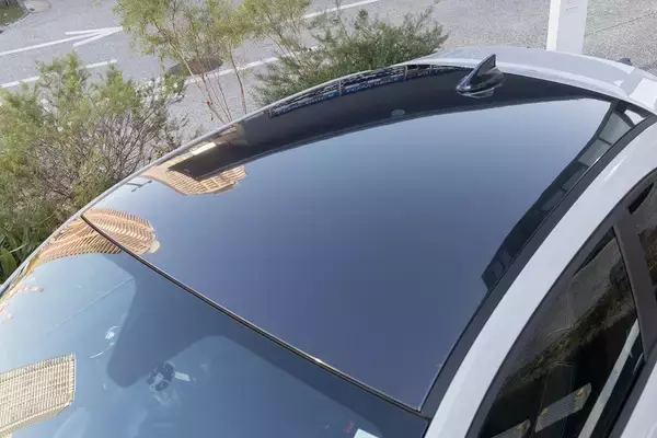 「アバルト 595のノーマルとオートバックスのデモカー595を乗り比べ」の画像