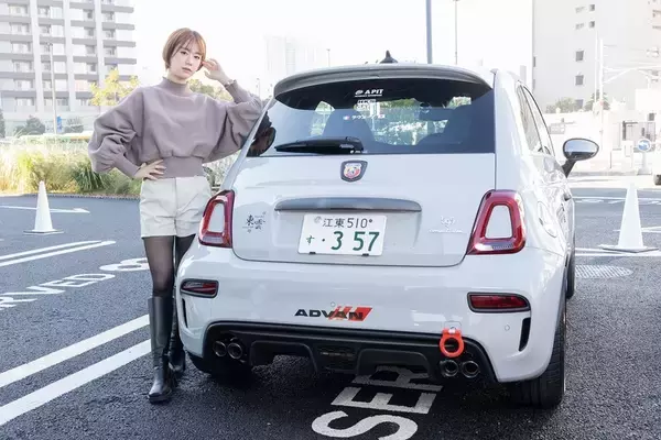 「アバルト 595のノーマルとオートバックスのデモカー595を乗り比べ」の画像