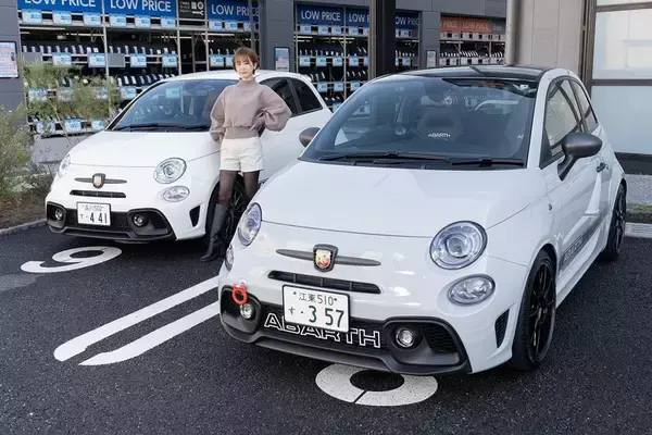 「アバルト 595のノーマルとオートバックスのデモカー595を乗り比べ」の画像