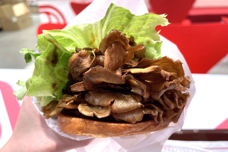 驚異のまいたけ200g！ ドムドムの「まいたけバーガー」再び！ これうまいんだよね～