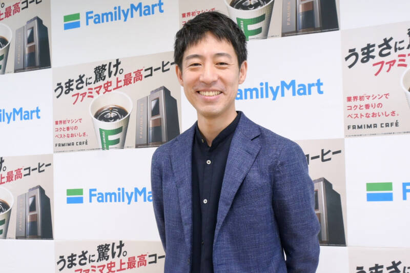 異様にデカい。ファミマ「巨大オールスター祭」"約3.7倍"商品も