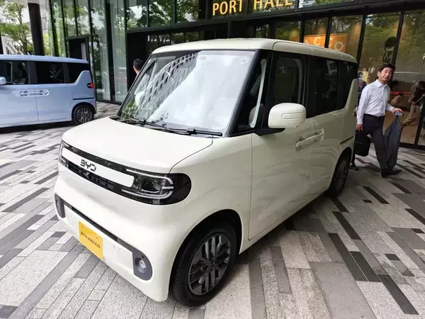「【実質200万円切り】BYDの本気がエグい！ 日本専用軽EV「ラッコ」は国産軽自動車の脅威になるか？」の画像