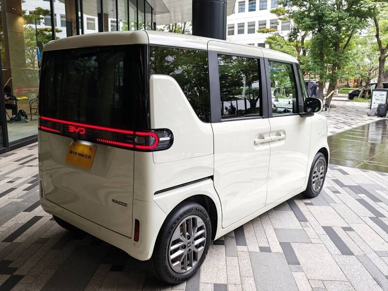 【実質200万円切り】BYDの本気がエグい！ 日本専用軽EV「ラッコ」は国産軽自動車の脅威になるか？