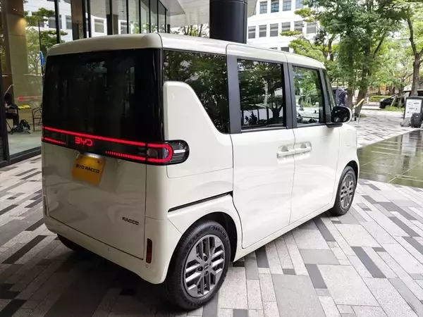 「【実質200万円切り】BYDの本気がエグい！ 日本専用軽EV「ラッコ」は国産軽自動車の脅威になるか？」の画像