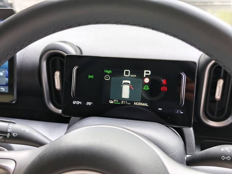 【実質200万円切り】BYDの本気がエグい！ 日本専用軽EV「ラッコ」は国産軽自動車の脅威になるか？