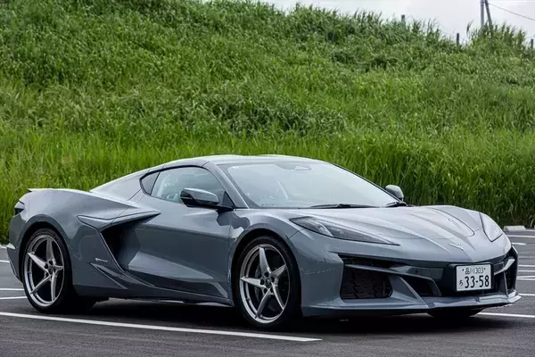 「コルベット E-Ray」は爆速のV8エンジンとモーターで街道の主役に！ 乗って感じた高揚感と意外な快適さ