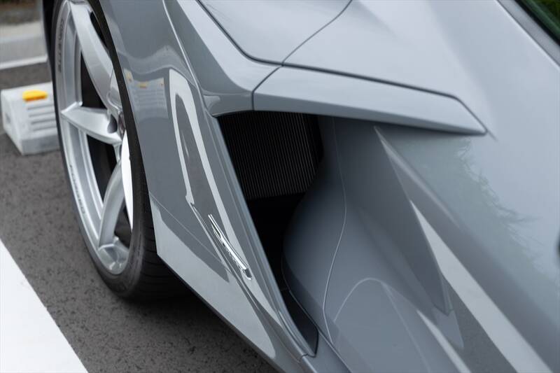 「コルベット E-Ray」は爆速のV8エンジンとモーターで街道の主役に！ 乗って感じた高揚感と意外な快適さ