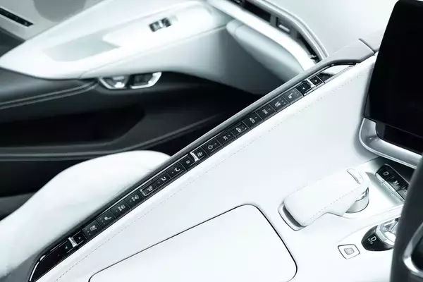 「「コルベット E-Ray」は爆速のV8エンジンとモーターで街道の主役に！ 乗って感じた高揚感と意外な快適さ」の画像