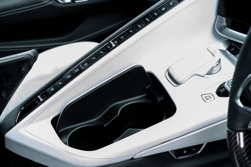 「コルベット E-Ray」は爆速のV8エンジンとモーターで街道の主役に！ 乗って感じた高揚感と意外な快適さ