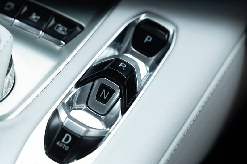 「コルベット E-Ray」は爆速のV8エンジンとモーターで街道の主役に！ 乗って感じた高揚感と意外な快適さ