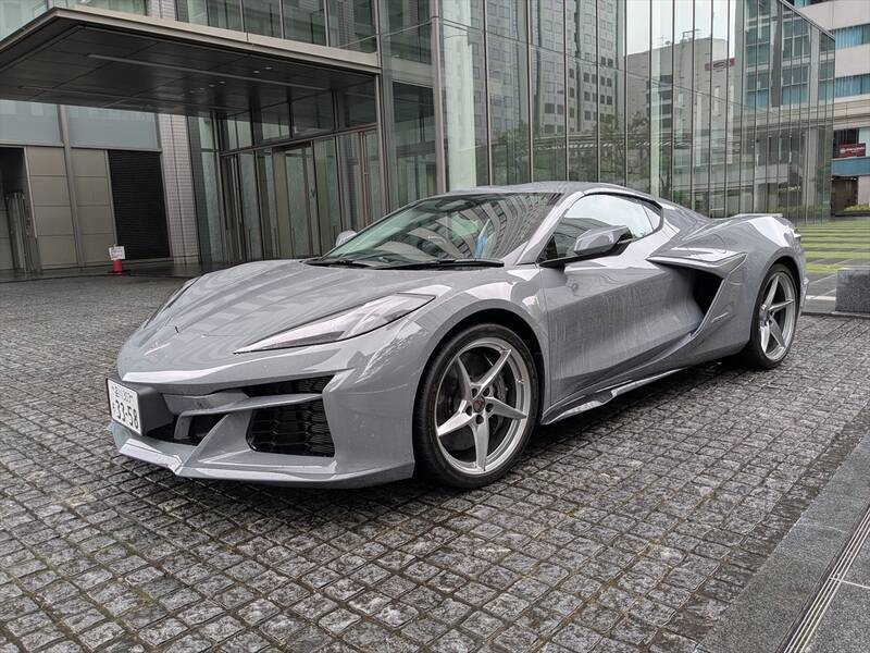 「コルベット E-Ray」は爆速のV8エンジンとモーターで街道の主役に！ 乗って感じた高揚感と意外な快適さ