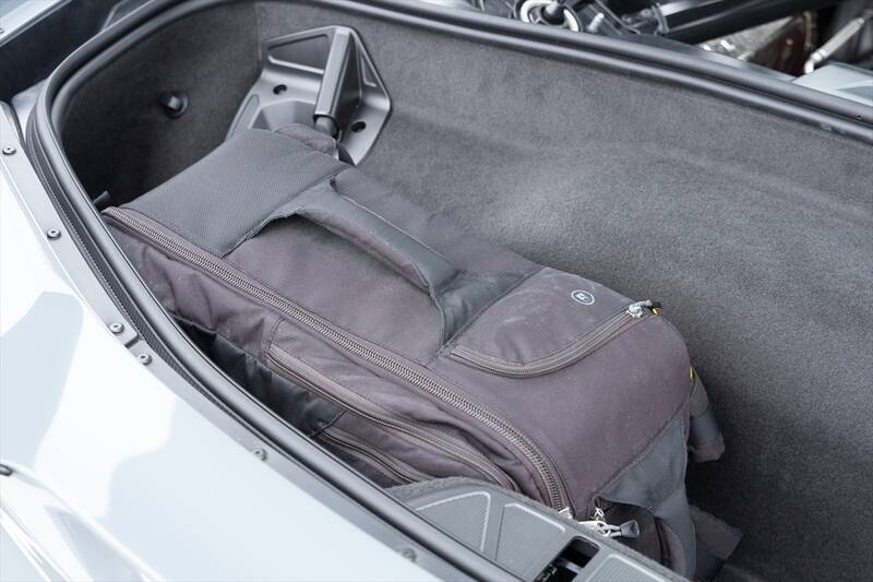 「コルベット E-Ray」は爆速のV8エンジンとモーターで街道の主役に！ 乗って感じた高揚感と意外な快適さ