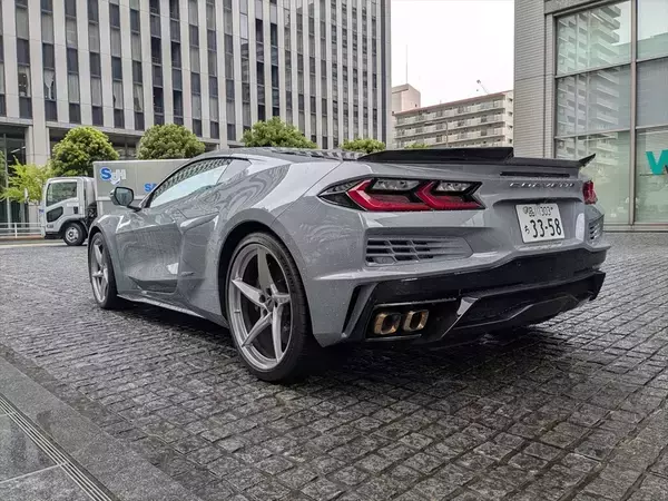 「「コルベット E-Ray」は爆速のV8エンジンとモーターで街道の主役に！ 乗って感じた高揚感と意外な快適さ」の画像