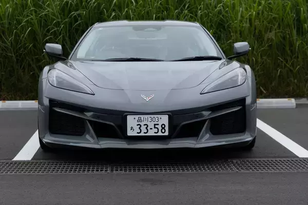 「「コルベット E-Ray」は爆速のV8エンジンとモーターで街道の主役に！ 乗って感じた高揚感と意外な快適さ」の画像