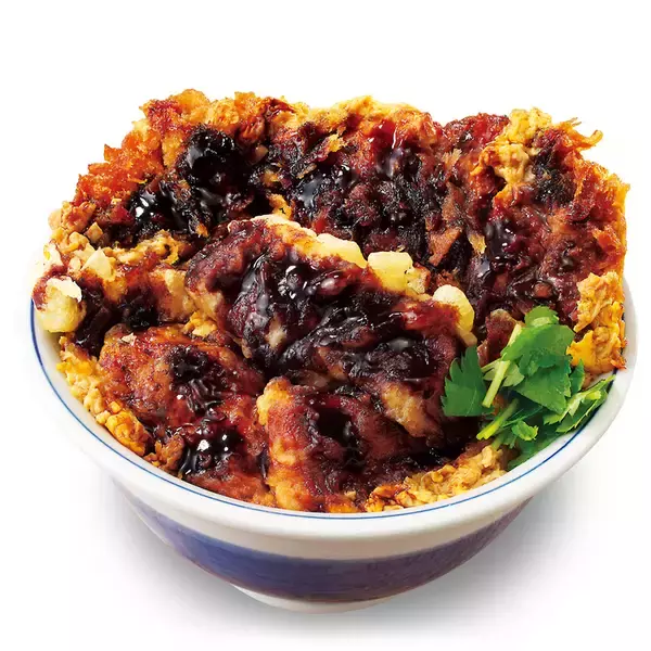 「迫力満点！ かつや「豚ロース天とチキンカツ丼」 ボリューム感たっぷりで年内しめくくり」の画像