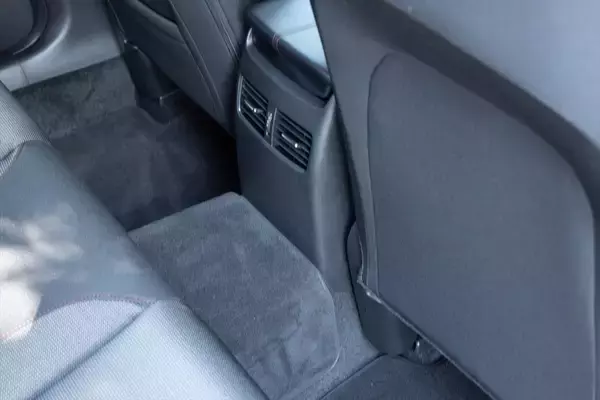 「都市型SUVの新定番！ マツダ「CX-30」がもたらす新感覚ドライブ」の画像