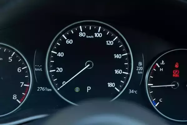 「都市型SUVの新定番！ マツダ「CX-30」がもたらす新感覚ドライブ」の画像