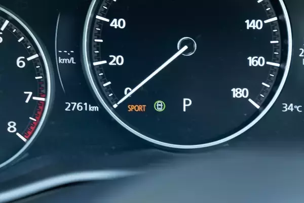 「都市型SUVの新定番！ マツダ「CX-30」がもたらす新感覚ドライブ」の画像