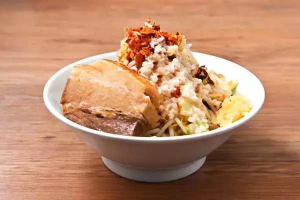「ヤバそ！肉塊×背脂にんにくのG系油そばちゃんぽん降臨」の画像
