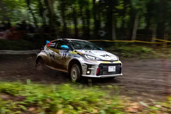 「初挑戦で初優勝！ 現役女性歯科医ドライバーが挑んだ極限の北海道グラベルラリー」の画像