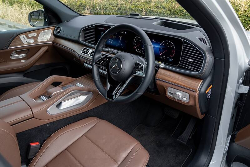 3列シートで6人乗車も！ 極上オーディオ完備のベンツ「GLE」が家族持ちにもぶっ刺さる3つの理由