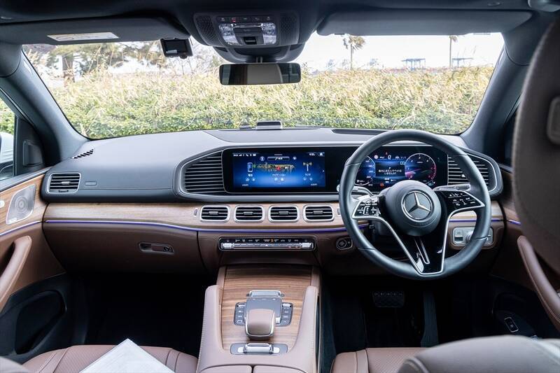 3列シートで6人乗車も！ 極上オーディオ完備のベンツ「GLE」が家族持ちにもぶっ刺さる3つの理由