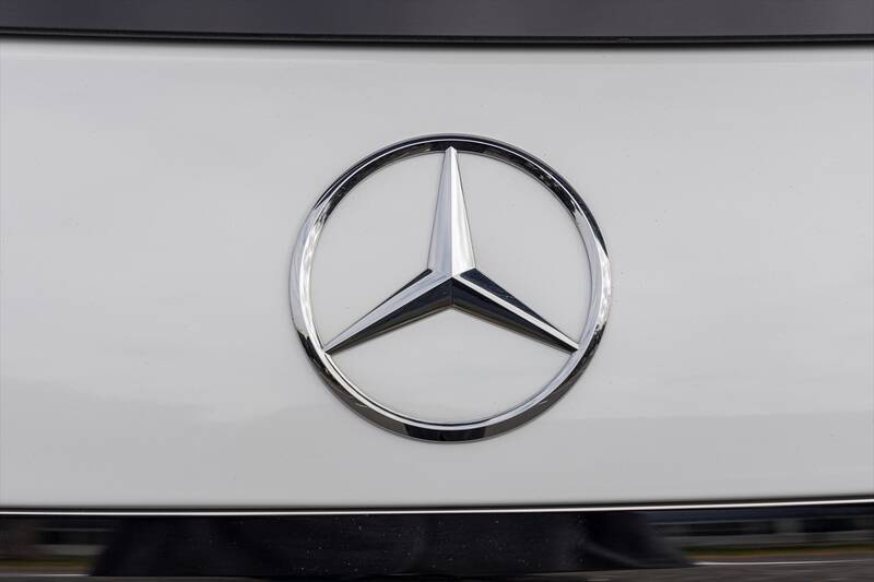 3列シートで6人乗車も！ 極上オーディオ完備のベンツ「GLE」が家族持ちにもぶっ刺さる3つの理由