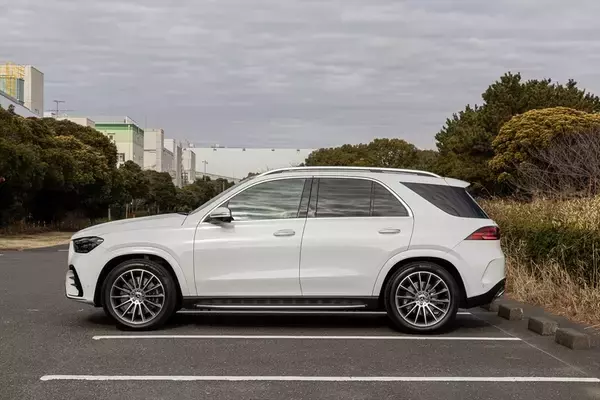 「3列シートで6人乗車も！ 極上オーディオ完備のベンツ「GLE」が家族持ちにもぶっ刺さる3つの理由」の画像