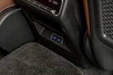 「3列シートで6人乗車も！ 極上オーディオ完備のベンツ「GLE」が家族持ちにもぶっ刺さる3つの理由」の画像42