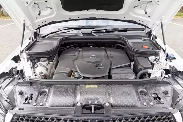 「3列シートで6人乗車も！ 極上オーディオ完備のベンツ「GLE」が家族持ちにもぶっ刺さる3つの理由」の画像