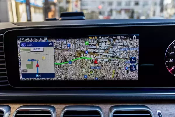「3列シートで6人乗車も！ 極上オーディオ完備のベンツ「GLE」が家族持ちにもぶっ刺さる3つの理由」の画像