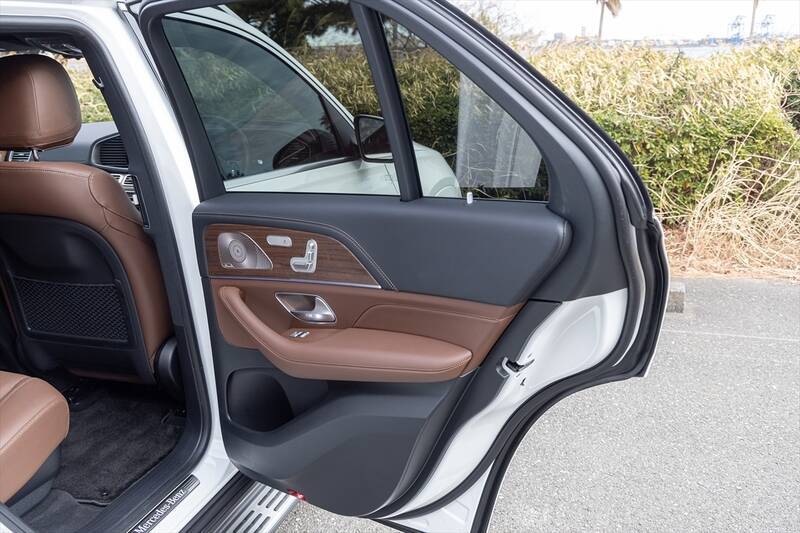 3列シートで6人乗車も！ 極上オーディオ完備のベンツ「GLE」が家族持ちにもぶっ刺さる3つの理由