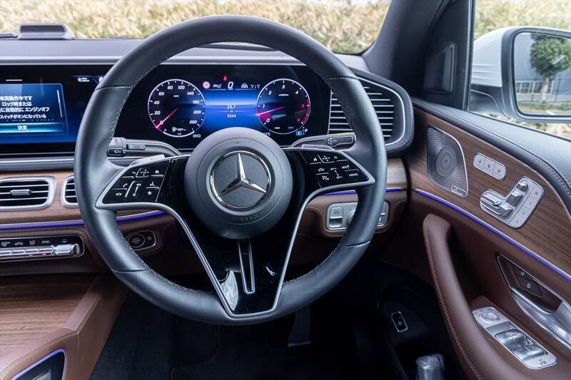 3列シートで6人乗車も！ 極上オーディオ完備のベンツ「GLE」が家族持ちにもぶっ刺さる3つの理由