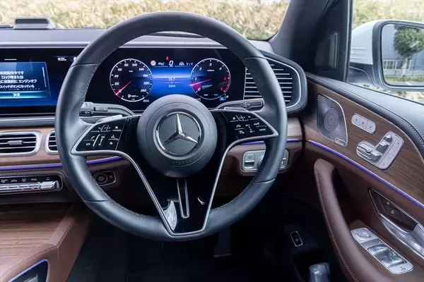 「3列シートで6人乗車も！ 極上オーディオ完備のベンツ「GLE」が家族持ちにもぶっ刺さる3つの理由」の画像