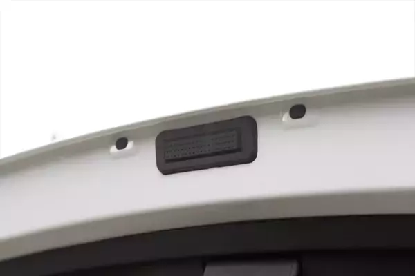 「Jeep「コマンダー」はガラガラ音も愛おしい。純ディーゼル搭載の7人乗りSUVが教えてくれる心のゆとり」の画像