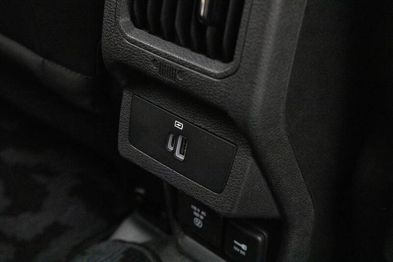 Jeep「コマンダー」はガラガラ音も愛おしい。純ディーゼル搭載の7人乗りSUVが教えてくれる心のゆとり