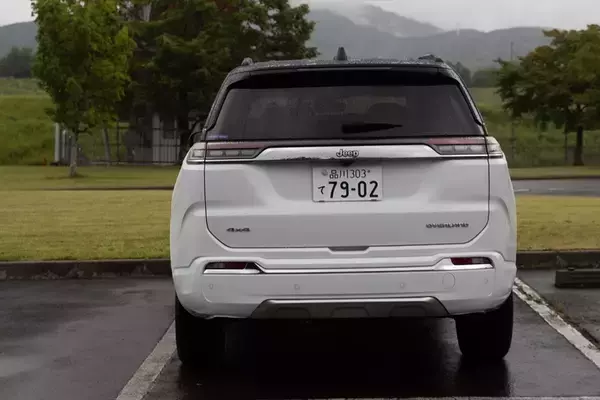 「Jeep「コマンダー」はガラガラ音も愛おしい。純ディーゼル搭載の7人乗りSUVが教えてくれる心のゆとり」の画像