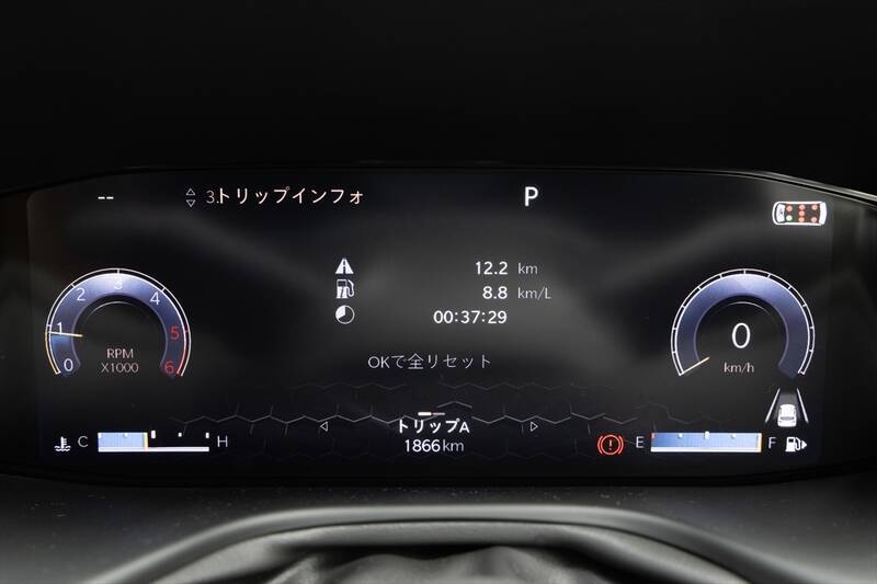 Jeep「コマンダー」はガラガラ音も愛おしい。純ディーゼル搭載の7人乗りSUVが教えてくれる心のゆとり